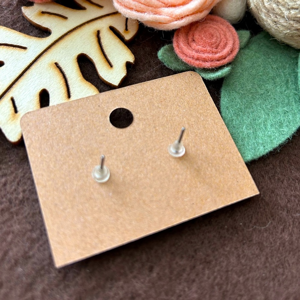 💖 5/$25 | NWT Black Enamel Question Mark Stud Earrings - Picture 4 of 4